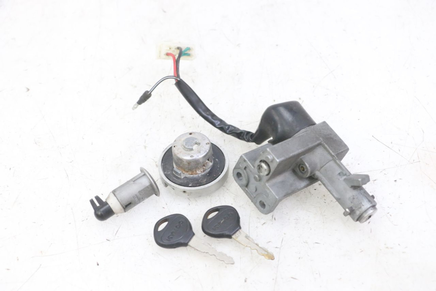 photo de KIT CHIAVE SERRATURA NEIMAN KYMCO AGILITY 4T 50 (2005 - 2018) - Altra angolazione