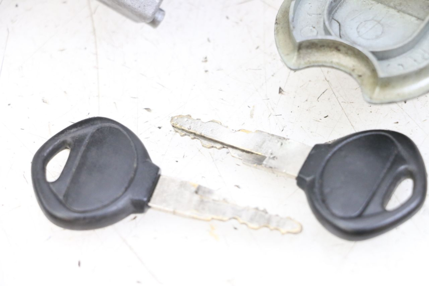 photo de KIT CHIAVE BLOCCO NEIMAN KYMCO AGILITY RS 4T 50 (2009 - 2013) - Altra vista dell'articolo