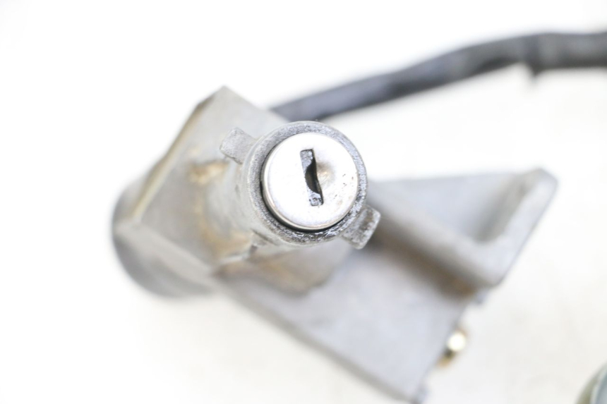 photo de KIT CHIAVE BLOCCO NEIMAN KYMCO AGILITY RS 4T 50 (2009 - 2013) - Zoom sui componenti