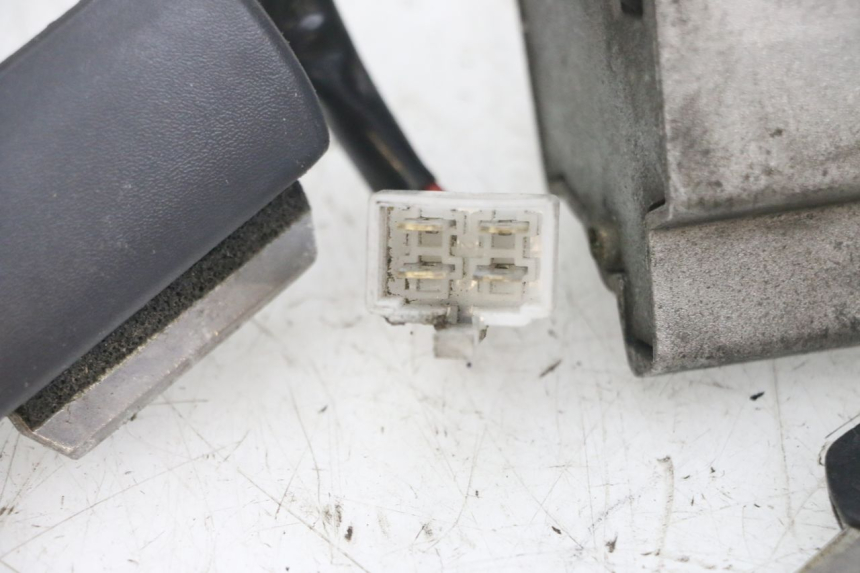 photo de KIT SERRATURE SUZUKI BURGMAN 125 (2007 - 2014) - Altra angolazione