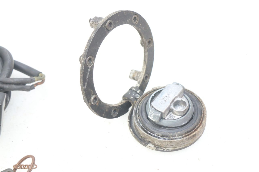 photo de KIT SERRATURA CHIAVE NEIMAN HONDA CBR RR FIREBLADE 900 (1992 - 1994) - Caratteristiche distintive