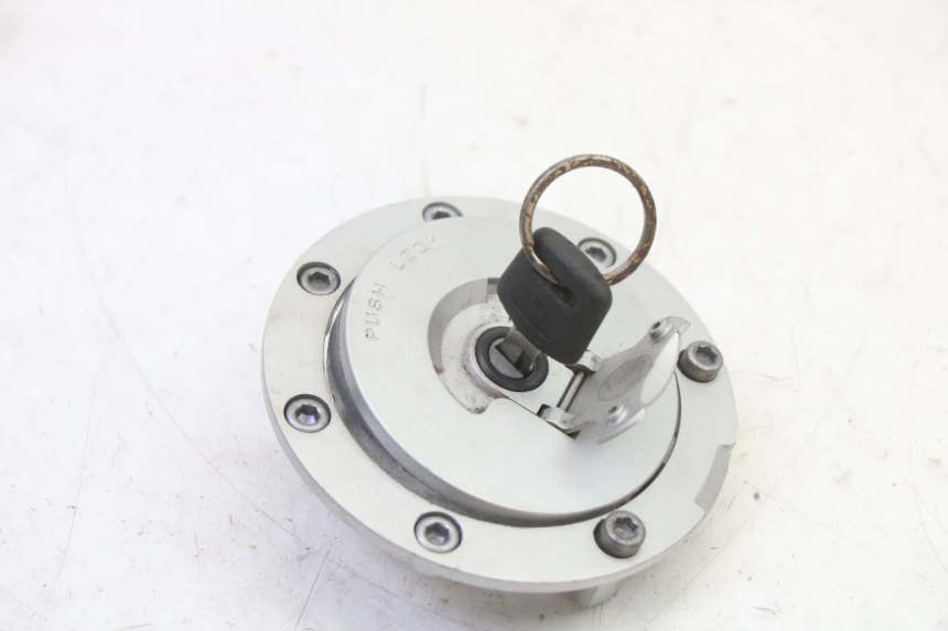 photo de KIT SERRATURA CHIAVE NEIMAN HONDA CBR RR FIREBLADE 900 (1992 - 1994) - Zoom sui componenti