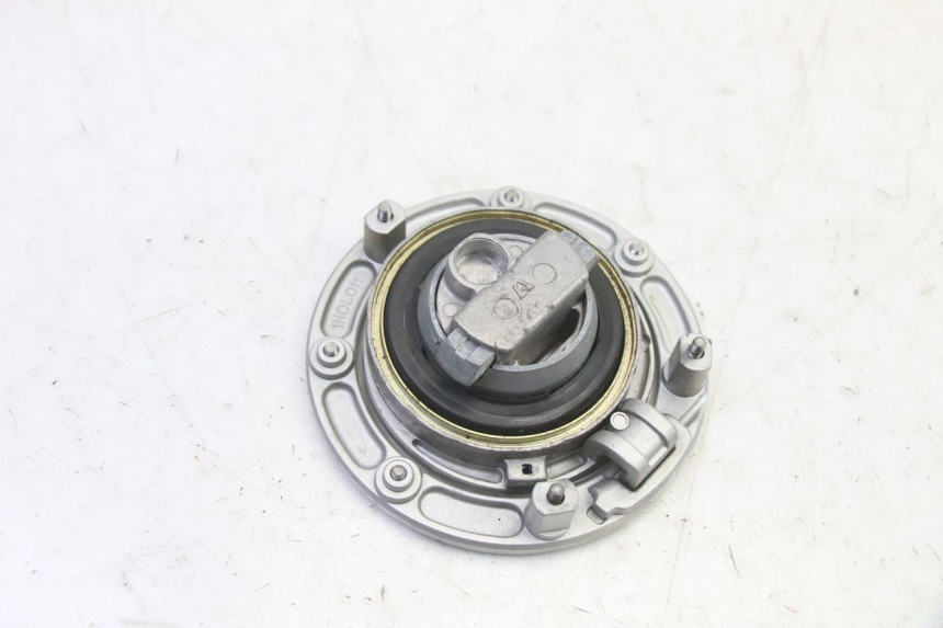 photo de KIT SERRATURA CHIAVE NEIMAN HONDA CBR RR FIREBLADE 900 (1992 - 1994) - Primo piano ad alta risoluzione