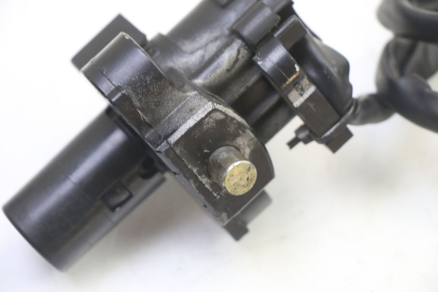 photo de KIT SERRATURA CHIAVE NEIMAN HONDA CBR RR FIREBLADE 900 (1992 - 1994) - Ricambio usato controllato