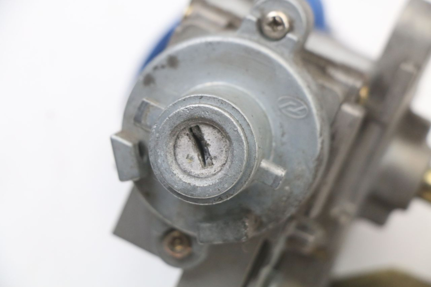 photo de KIT CHIAVE BLOCCO NEIMAN KYMCO DINK STREET 125 (2009 - 2014) - Altra angolazione