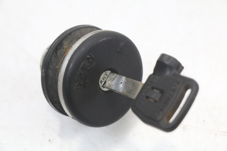 photo de KIT CHIAVE BLOCCO NEIMAN KYMCO DINK STREET 125 (2009 - 2014) - Stato della superficie e materiale