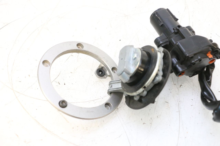 photo de KIT SERRATURE KAWASAKI ER-6 ER6 F ABS 650 (2012 - 2016) - Dettaglio del componente