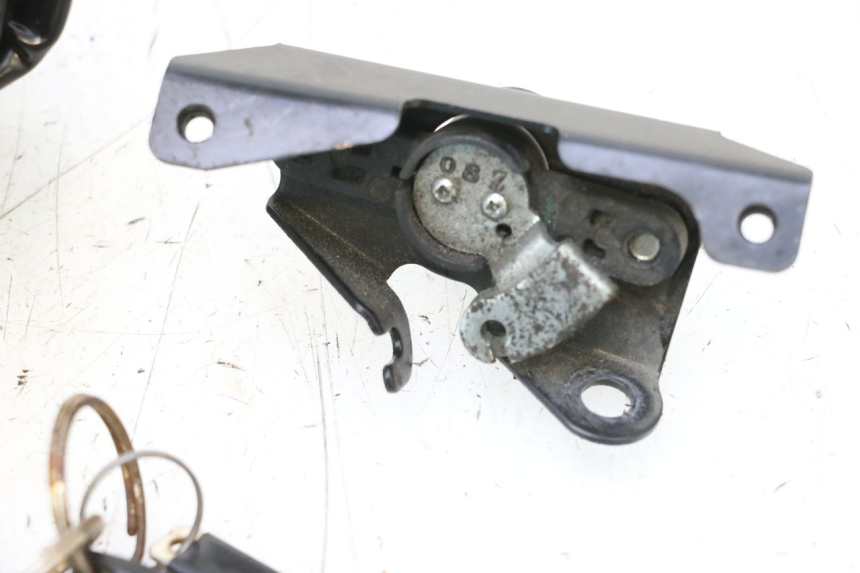 photo de KIT SERRATURE KAWASAKI ER-6 ER6 F ABS 650 (2012 - 2016) - Stato della superficie e materiale