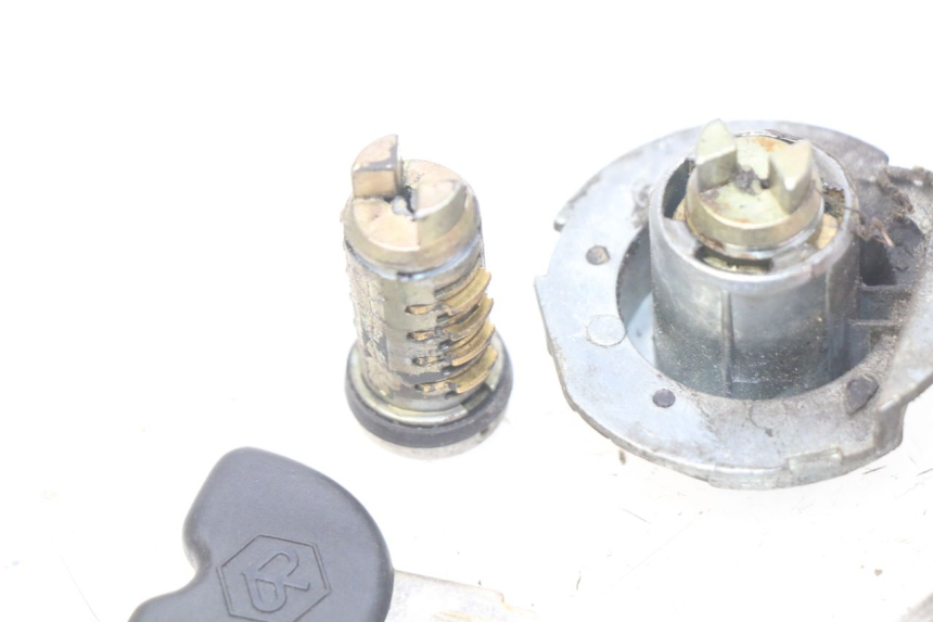 photo de KIT SERRATURA CHIAVE NEIMAN PIAGGIO FLY 100 (2006 - 2010) - Zoom sullo stato d'uso