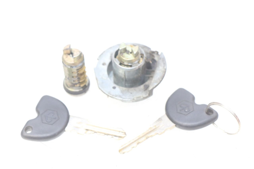 photo de KIT SERRATURA CHIAVE NEIMAN PIAGGIO FLY 100 (2006 - 2010) - Altra angolazione