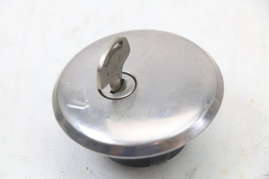 photo de KIT CHIAVE BLOCCO NEIMAN SUZUKI GN 125 (1997 - 2000) - Caratteristiche distintive