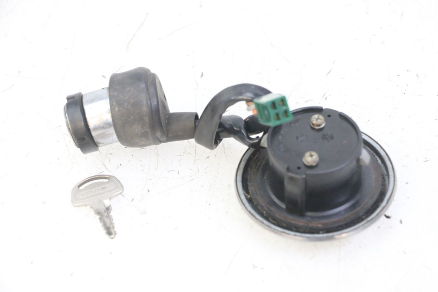 photo de KIT CHIAVE BLOCCO NEIMAN SUZUKI GN 125 (1997 - 2000) - Dettagli dei punti di fissaggio