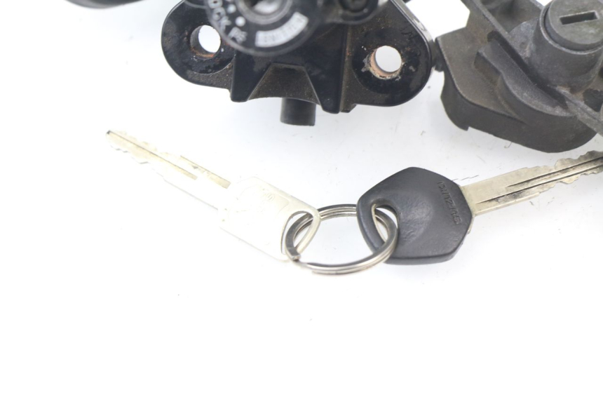 photo de KIT SERRATURE SUZUKI GSF N BANDIT 600 (1996 - 1999) - Zoom sui componenti