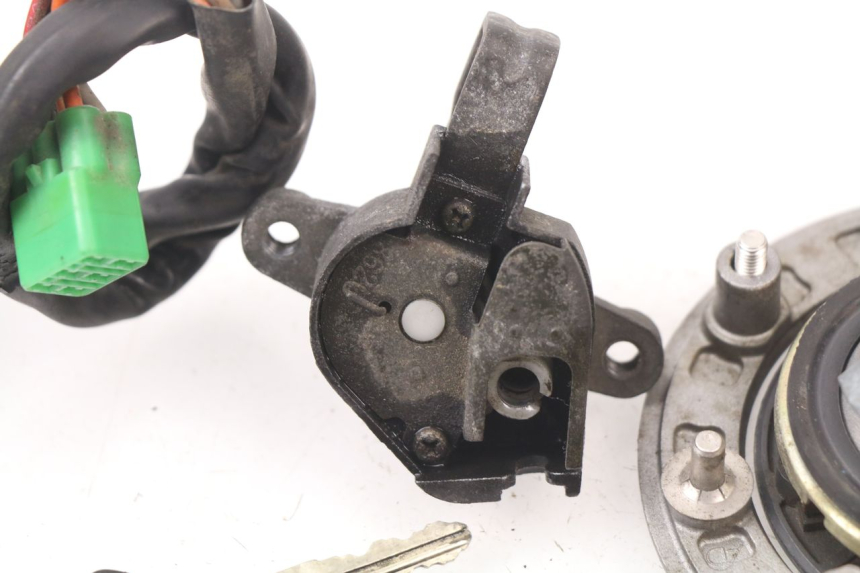 photo de KIT SERRATURE SUZUKI GSF N BANDIT 600 (1996 - 1999) - Dettagli dei punti di fissaggio