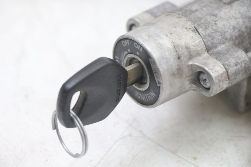 photo de KIT SERRATURE SUZUKI GSF S BANDIT 600 (2000 - 2004) - Stato della superficie e materiale