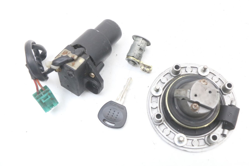 photo de KIT SERRATURE HYOSUNG GTR 125 (2006 - 2008) - Dettaglio del componente