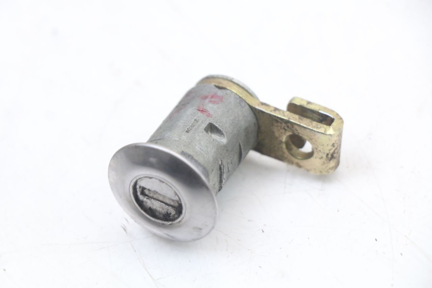 photo de KIT SERRATURE HYOSUNG GTR 125 (2006 - 2008) - Primo piano ad alta risoluzione