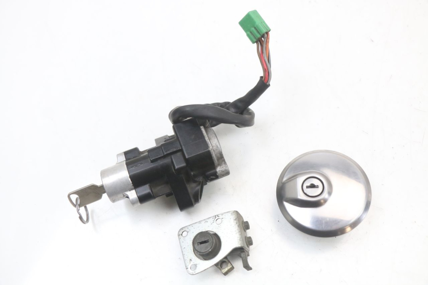 photo de KIT SERRATURE SUZUKI GZ MARAUDER 125 (1998 - 2004) - Vista principale