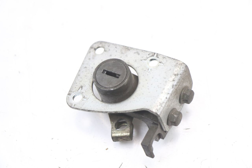 photo de KIT SERRATURE SUZUKI GZ MARAUDER 125 (1998 - 2004) - Zoom sui componenti