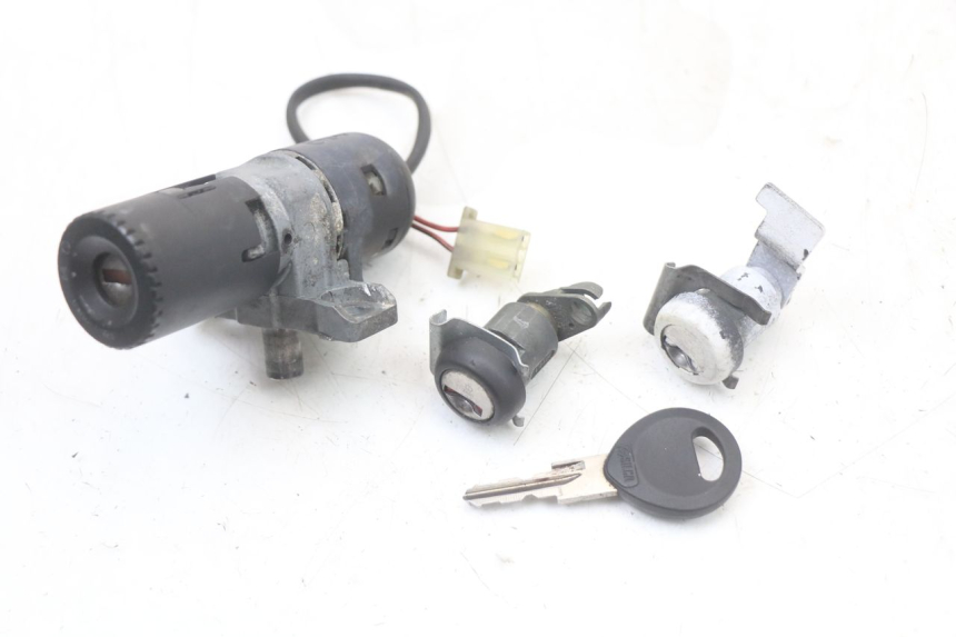 photo de KIT SERRATURE HONDA NES AROBASE 125 (2000 - 2003) - Vista principale