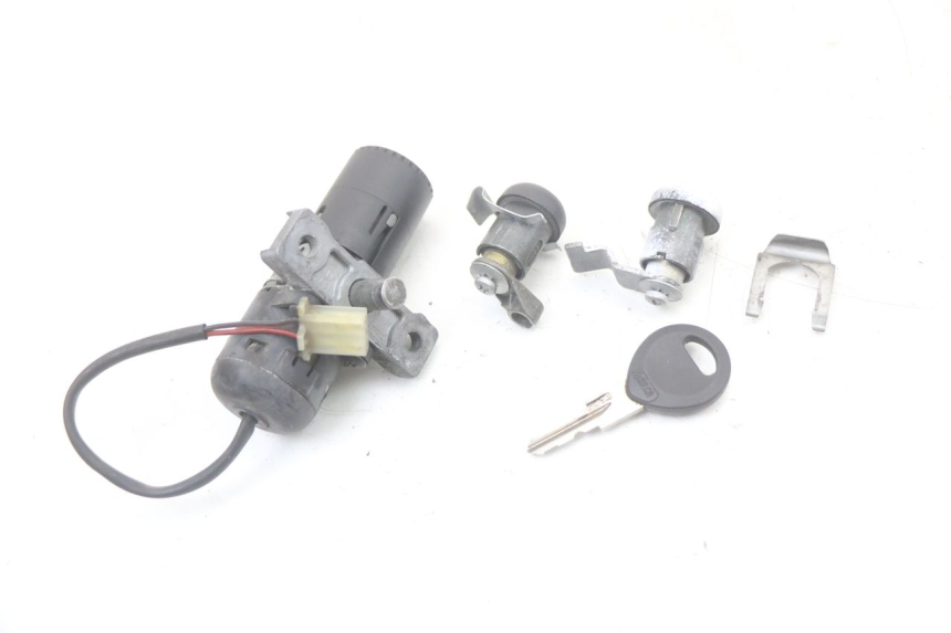 photo de KIT SERRATURE HONDA NES AROBASE 125 (2000 - 2003) - Dettaglio del componente