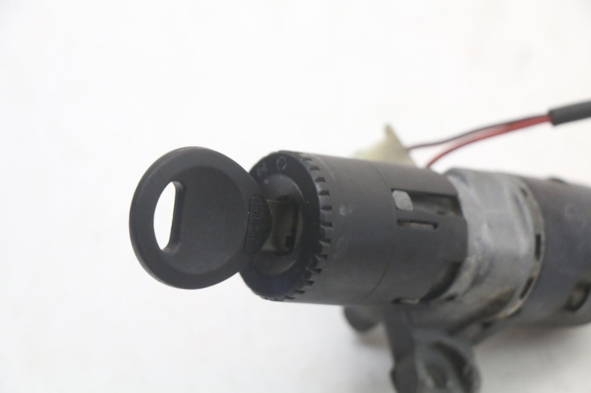 photo de KIT SERRATURE HONDA NES AROBASE 125 (2000 - 2003) - Primo piano tecnico