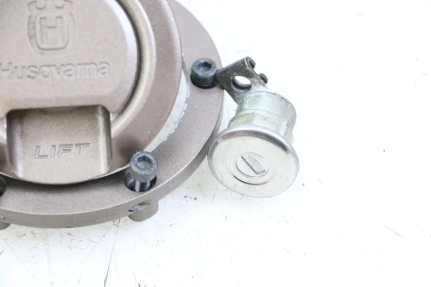 photo de KIT SERRATURE HUSQVARNA SVARTPILEN 401 (2018 - 2023) - Dettagli dei punti di fissaggio