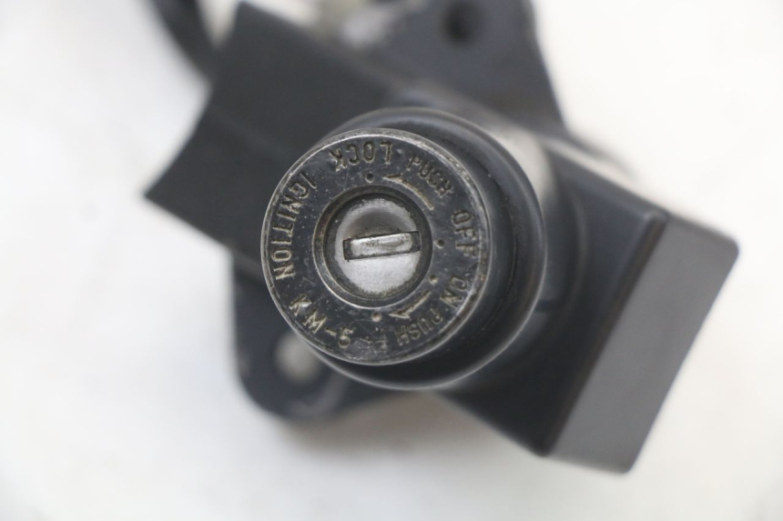 photo de KIT SERRATURE KAWASAKI GTR 1000 (1994 - 2004) - Altra angolazione