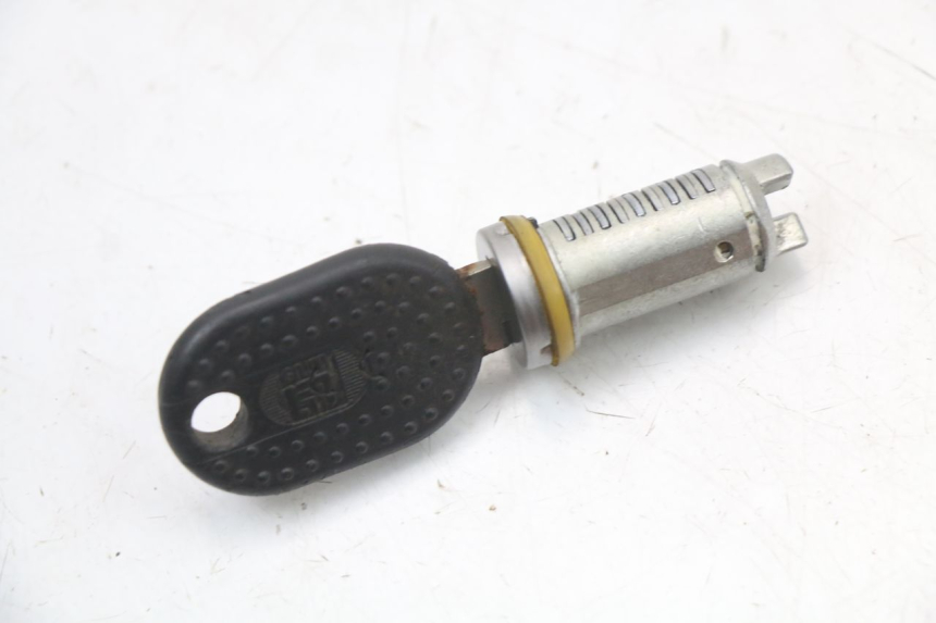 photo de KIT SERRATURE PIAGGIO LIBERTY 4T 50 (2004 - 2008) - Altra vista dell'articolo