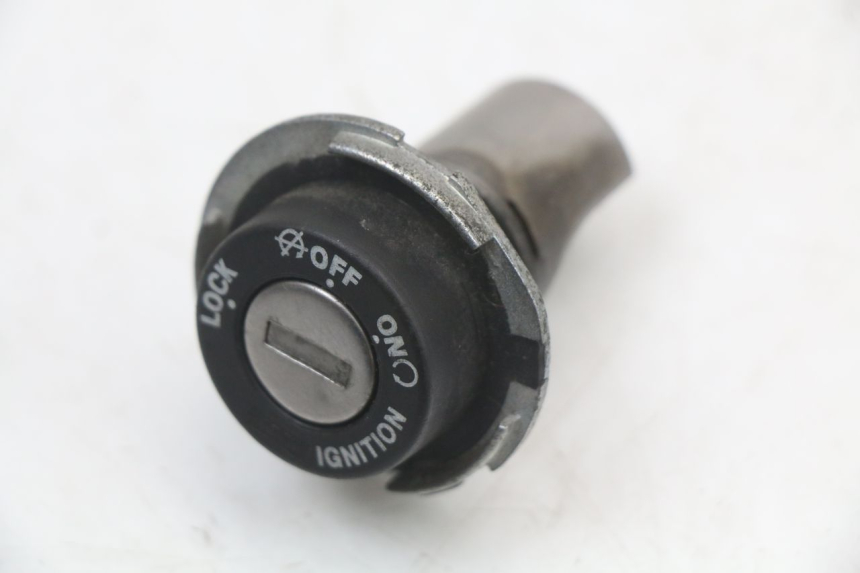 photo de KIT SERRATURE PIAGGIO LIBERTY 4T 50 (2004 - 2008) - Primo piano tecnico