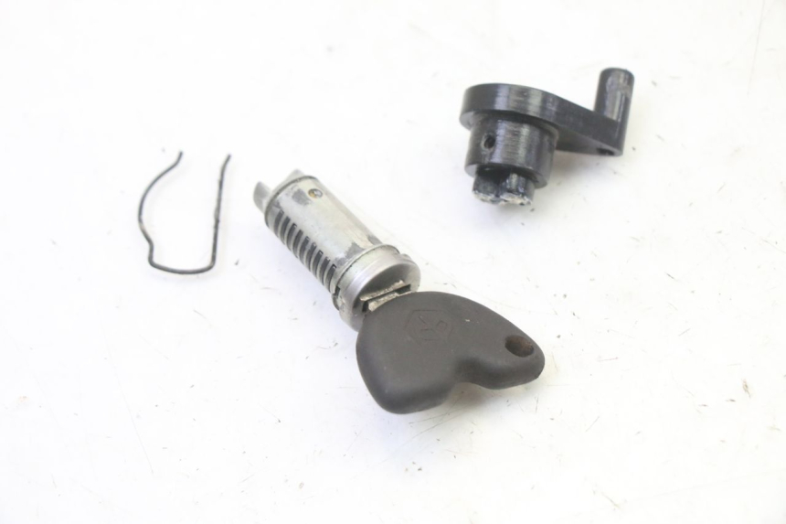 photo de KIT SERRATURE PIAGGIO LIBERTY 4T 50 (2009 - 2015) - Ricambio usato controllato
