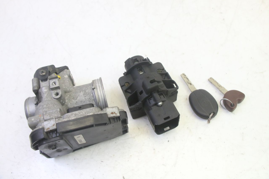 photo de KIT SERRATURE PIAGGIO MP3 HPE 350 (2018 - 2020) - Dettaglio del componente