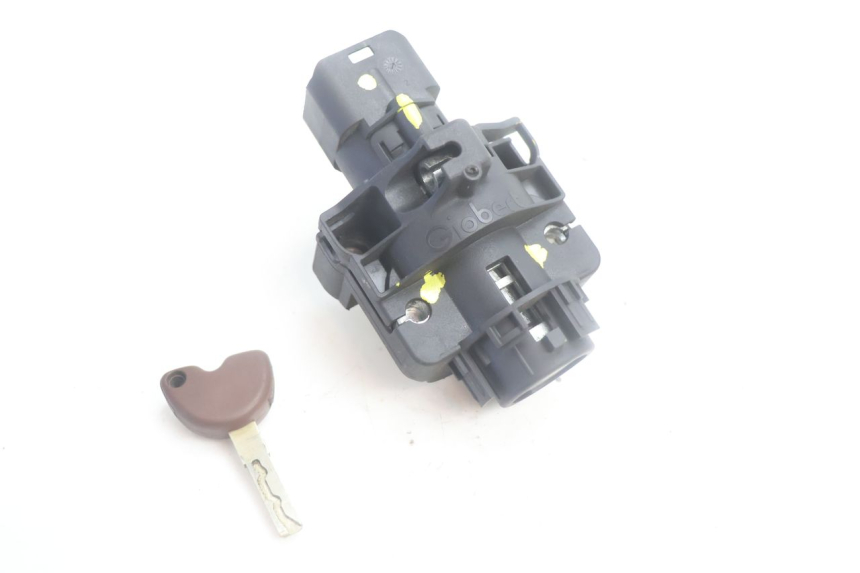 photo de KIT SERRATURE PIAGGIO MP3 500 (2016 - 2018) - Dettagli dei punti di fissaggio
