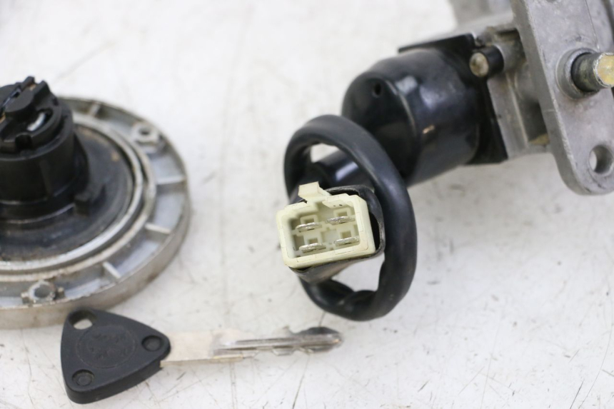 photo de KIT SERRATURE PEUGEOT SPEEDFIGHT 3 LC 2T 50 (2009 - 2015) - Dettaglio del componente