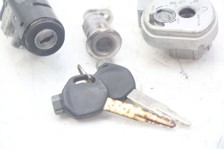 photo de KIT SERRATURE DOLPHIN PYGMY 1 (2020 - 2024) - Stato della superficie e materiale