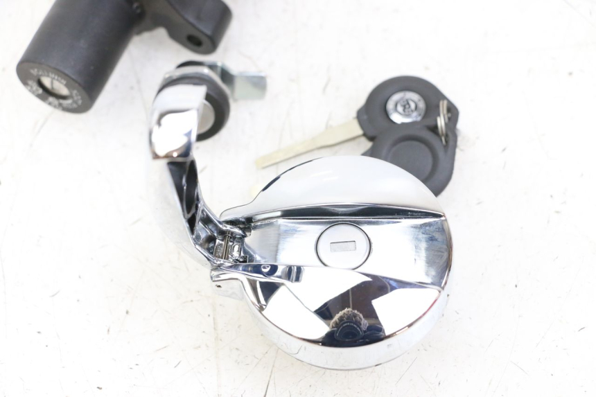 photo de KIT SERRATURE ROYAL ENFIELD CONTINENTAL GT 650 (2019 - 2024) - Vista d'insieme del prodotto