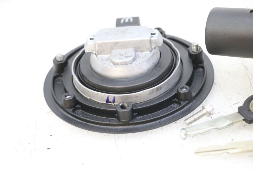 photo de KIT SERRATURE ROYAL ENFIELD SCRAM 411 (2022 - 2024) - Altra angolazione