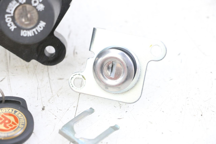 photo de KIT SERRATURE ROYAL ENFIELD SCRAM 411 (2022 - 2024) - Marcature e riferimenti originali