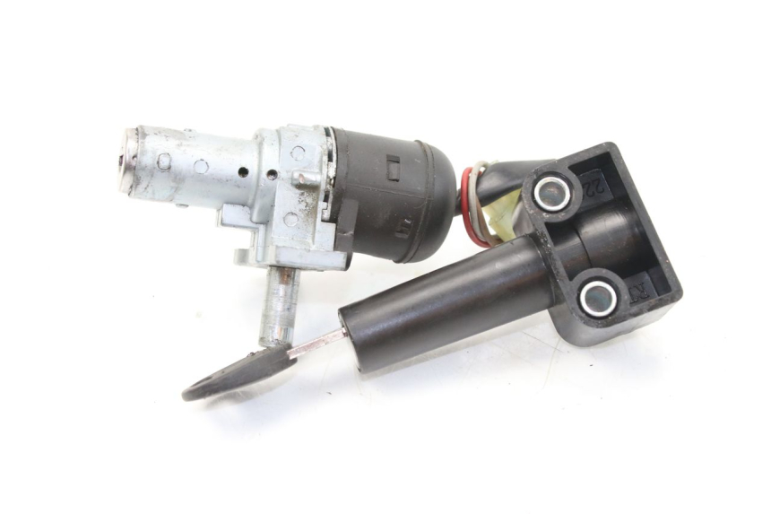 photo de KIT CHIAVE SERRATURA NEIMAN YAMAHA SLIDER NAKED 50 (2004 - 2018) - Dettaglio del componente