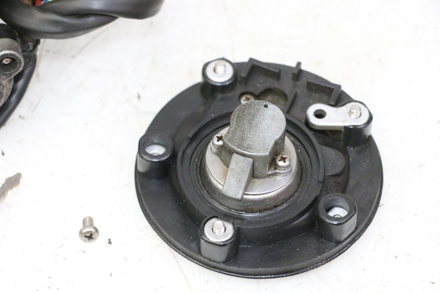 photo de KIT SERRATURE TRIUMPH SPRINT 900 (1995 - 1998) - Vista d'insieme del prodotto