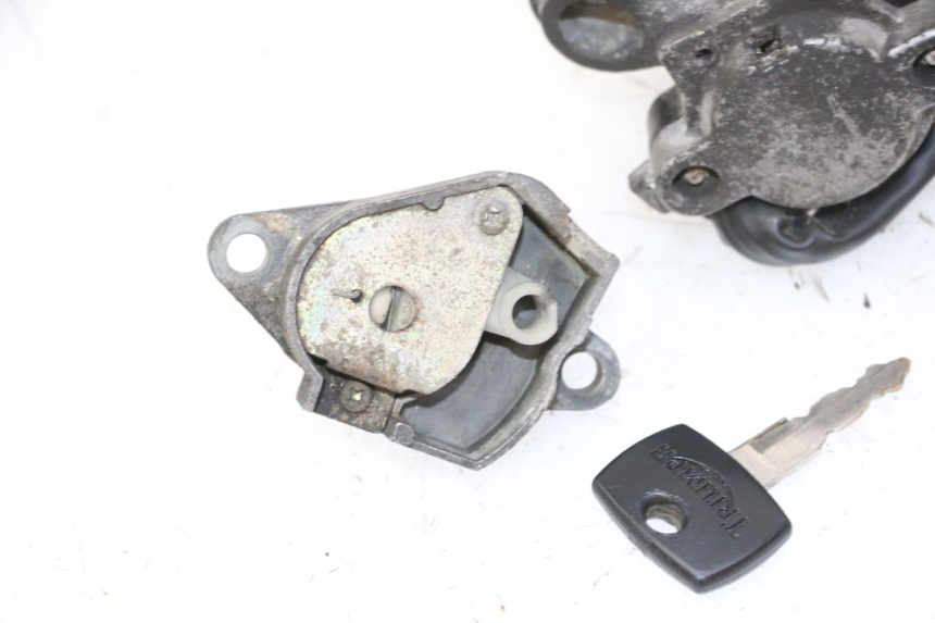 photo de KIT SERRATURE TRIUMPH SPRINT 900 (1995 - 1998) - Dettagli dei punti di fissaggio