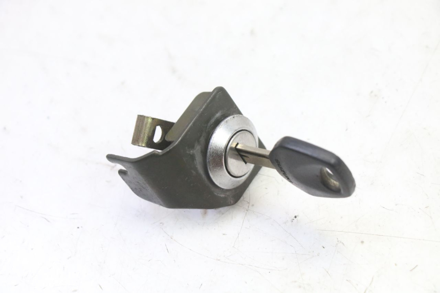 photo de KIT SERRATURE SUZUKI SV S 650 (2003 - 2009) - Primo piano ad alta risoluzione