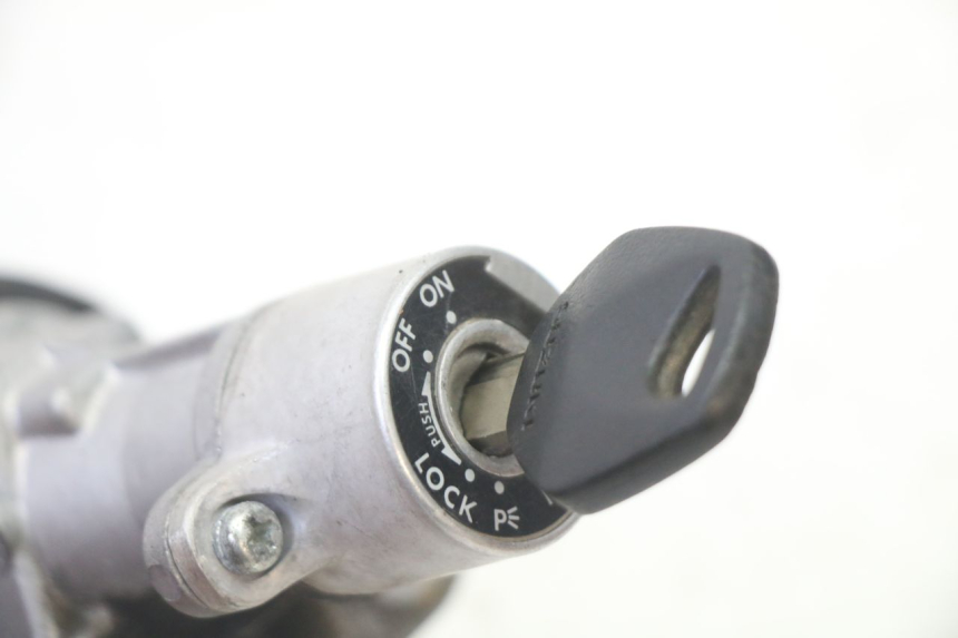 photo de KIT SERRATURE SUZUKI SV S 650 (2003 - 2009) - Dettagli dei punti di fissaggio