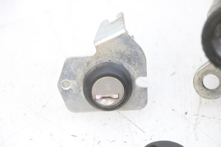 photo de KIT SERRATURE YAMAHA TZR 50 (2008 - 2016) - Altra vista dell'articolo