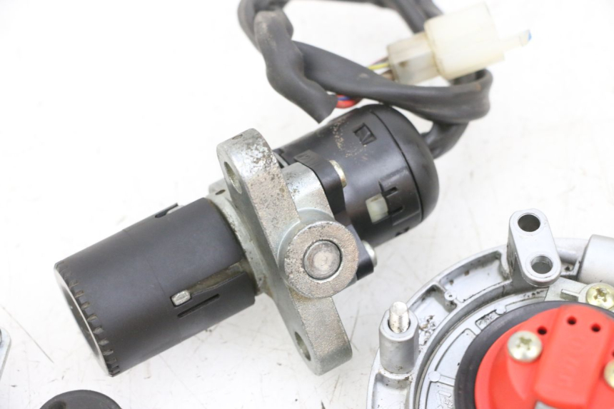 photo de KIT SERRATURE YAMAHA TZR 50 (2008 - 2016) - Primo piano tecnico