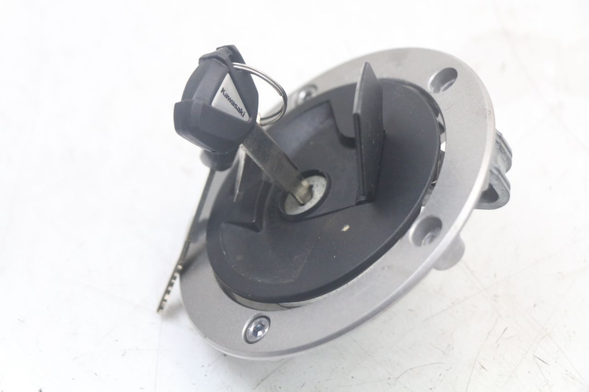 photo de KIT SERRATURA CHIAVE NEIMAN KAWASAKI VERSYS ABS 650 (2015 - 2018) - Altra vista dell'articolo