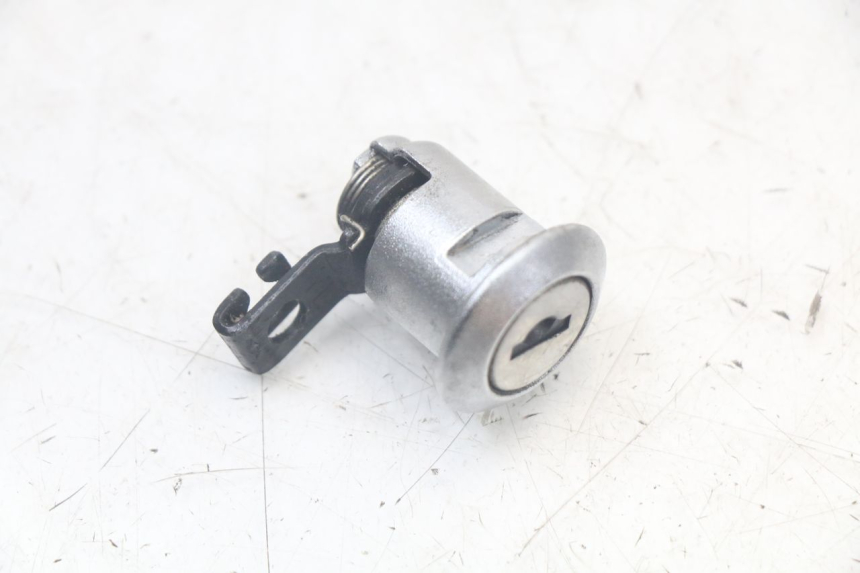 photo de KIT SERRATURA CHIAVE NEIMAN KAWASAKI VERSYS ABS 650 (2015 - 2018) - Zoom sui componenti