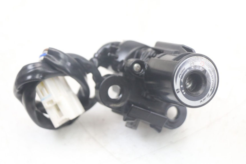 photo de KIT SERRATURA CHIAVE NEIMAN KAWASAKI VERSYS ABS 650 (2015 - 2018) - Altra angolazione