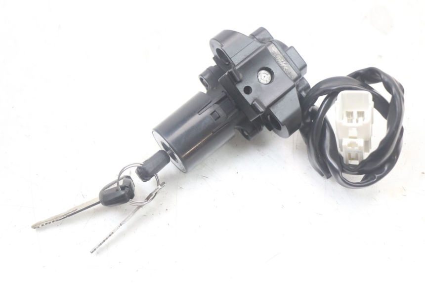 photo de KIT SERRATURA CHIAVE NEIMAN KAWASAKI VERSYS ABS 650 (2015 - 2018) - Dettagli dei punti di fissaggio