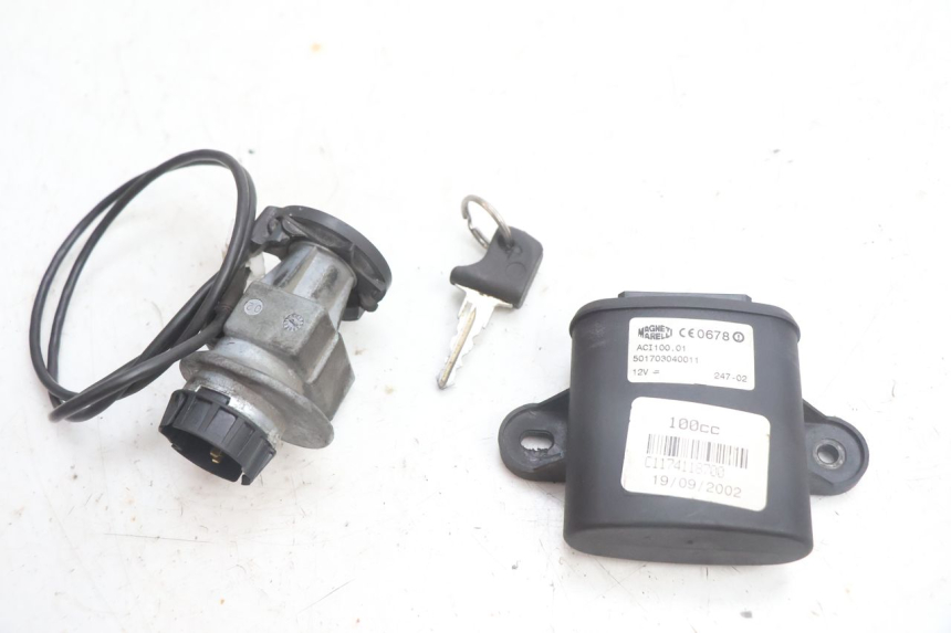 photo de KIT SERRATURE PEUGEOT VIVACITY 100 (1999 - 2008) - Vista principale